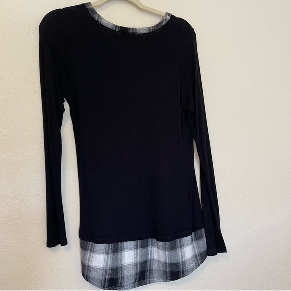 VENUS Ribbed Henley Top - Picture 3 of 9